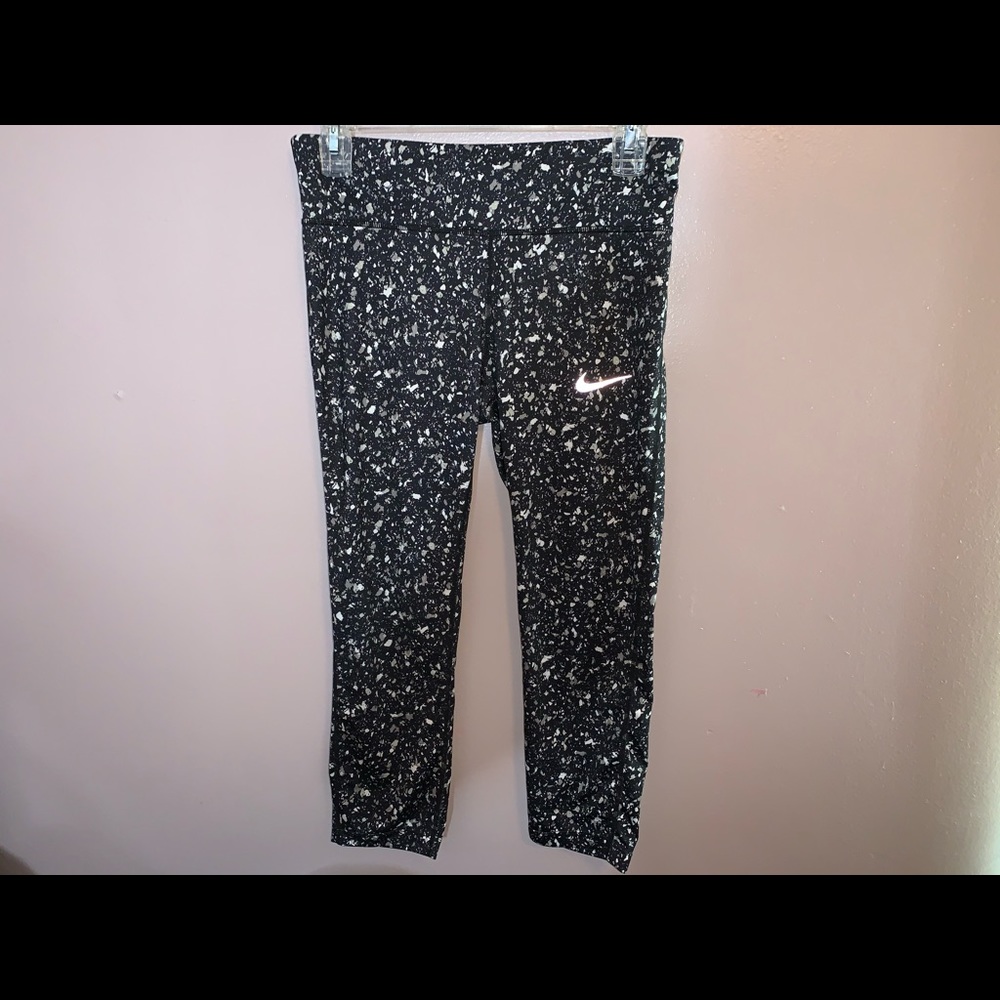 NIKE Workout Capris Leggings